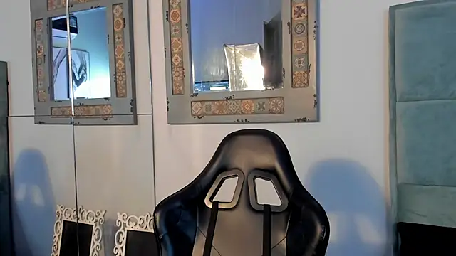 Snapshot of Mr_Strike chatting on November 6, 2025, 3:21 am Mr Strike online show from November 6, 2025, 3:21 am