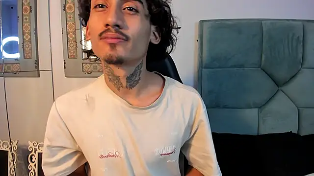 Snapshot of Mr_Strike chatting on October 30, 2025, 2:54 am Mr Strike online show from October 30, 2025, 2:54 am