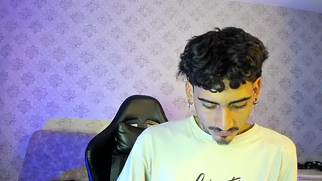 Snapshot of Mr_Strike chatting on December 5, 2025, 3:16 am Mr Strike online show from December 5, 2025, 3:16 am