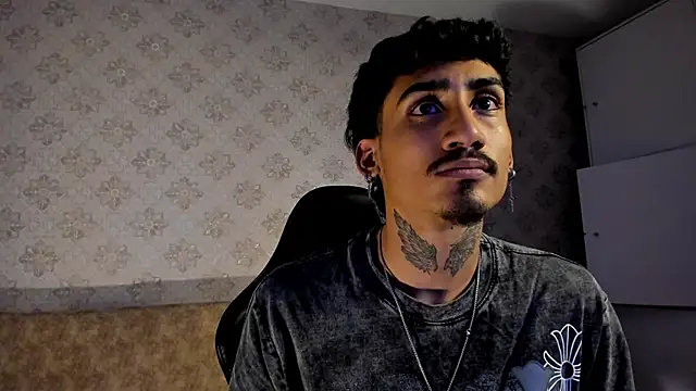 Snapshot of Mr_Strike chatting on December 3, 2025, 3:07 am Mr Strike online show from December 3, 2025, 3:07 am