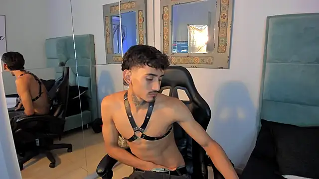 Snapshot of Mr_Strike chatting on November 11, 2025, 3:12 am Mr Strike online show from November 11, 2025, 3:12 am