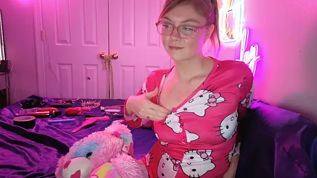 daddysprincess731 online show from April 18, 2026, 1:08 am