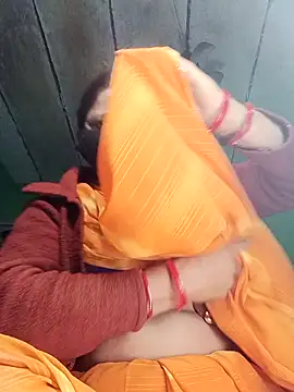 QRESABABY online show from November 24, 2025, 10:21 pm