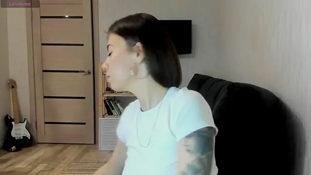 twinkle rosie online show from November 27, 2025, 5:52 am