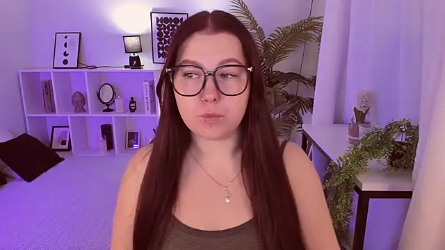 EffyBlush online show from November 19, 2025, 1:33 pm