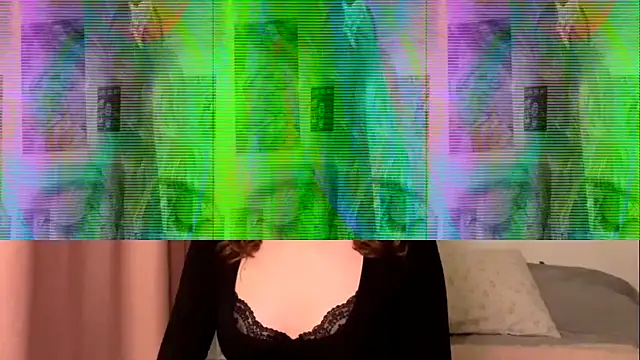 Kira Sanders online show from December 21, 2025, 6:42 pm