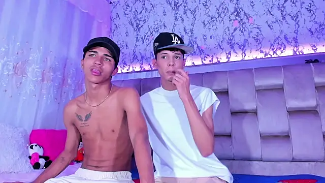 Snapshot of boyswantingplay chatting on November 5, 2025, 3:59 pm boyswantingplay online show from November 5, 2025, 3:59 pm