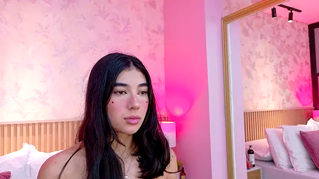 Snapshot of AdelineJhones chatting on December 14, 2025, 2:33 pm AdelineJhones online show from December 14, 2025, 2:33 pm