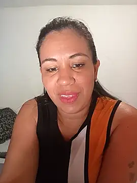 Snapshot of LeilaTaylor chatting on October 24, 2025, 2:49 pm LeilaTaylor online show from October 24, 2025, 2:49 pm