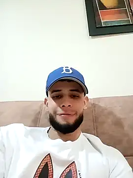 Maxcole 07 online show from October 25, 2025, 7:58 pm