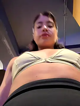 LisaMartinez34 online show from December 14, 2025, 4:34 pm