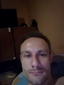 Snapshot of martinhorn chatting on October 21, 2025, 9:47 pm martinhorn online show from October 21, 2025, 9:47 pm