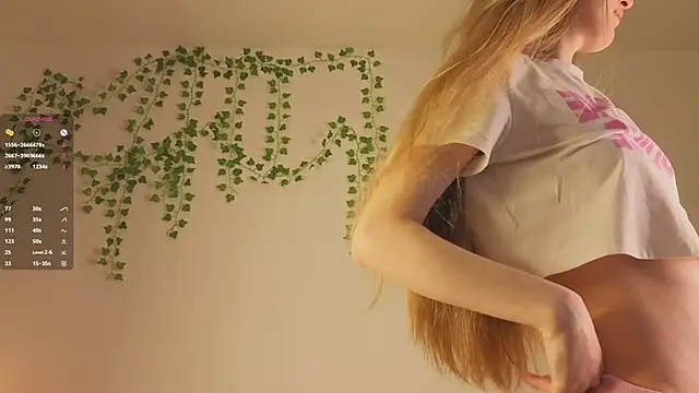 KissyCloud online show from November 15, 2025, 8:29 am