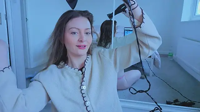 Lovelavender  online show from March 3, 2026, 12:56 pm