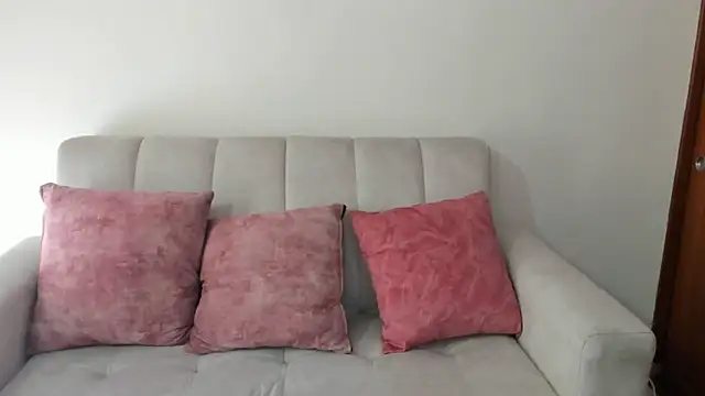 emily jonessxx online show from October 29, 2025, 7:02 pm