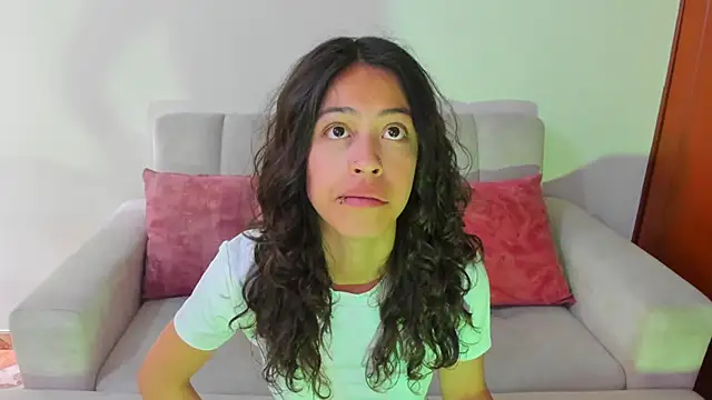 emily jonessxx online show from November 9, 2025, 7:29 pm