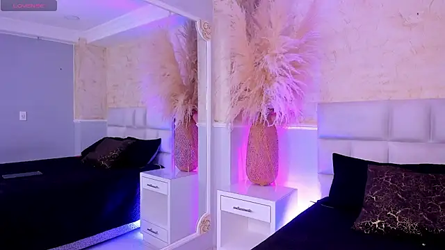 AlmaLopez  online show from December 16, 2025, 8:57 pm