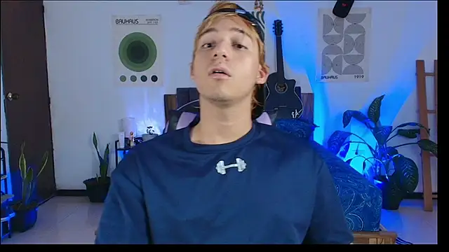 Snapshot of Habel__moretti chatting on February 8, 2026, 6:27 pm Habel moretti online show from February 8, 2026, 6:27 pm