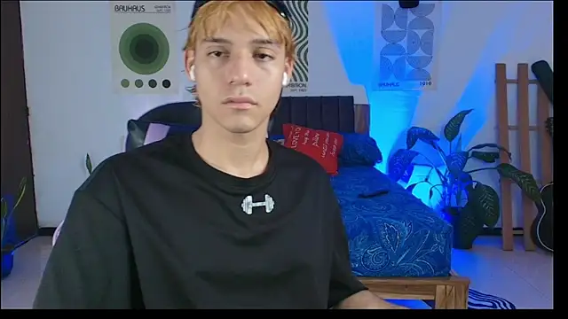 Snapshot of Habel__moretti chatting on February 7, 2026, 6:38 pm Habel moretti online show from February 7, 2026, 6:38 pm