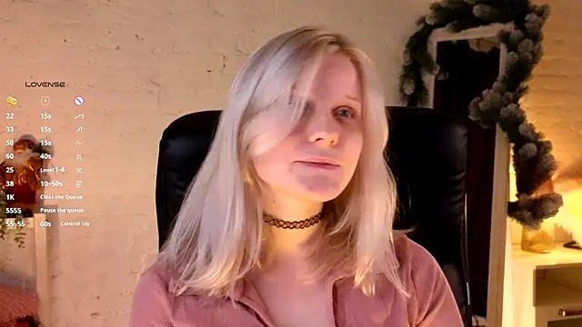 ShineJoan online show from December 4, 2025, 9:36 pm