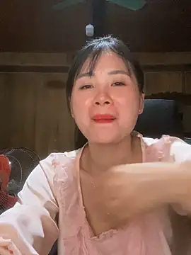 Snapshot of o-one-o chatting on October 26, 2025, 5:52 am o-one-o online show from October 26, 2025, 5:52 am