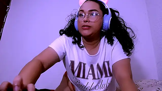 Snapshot of mira_cherry02 chatting on November 4, 2025, 9:02 am mira cherry02 online show from November 4, 2025, 9:02 am