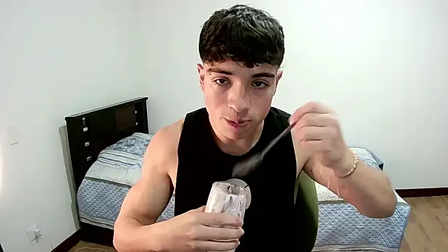 JUSTIN JHONS online show from November 6, 2025, 2:37 am