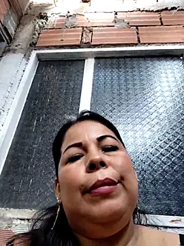 Snapshot of mother2-divorced chatting on October 31, 2025, 1:30 pm mother2-divorced online show from October 31, 2025, 1:30 pm