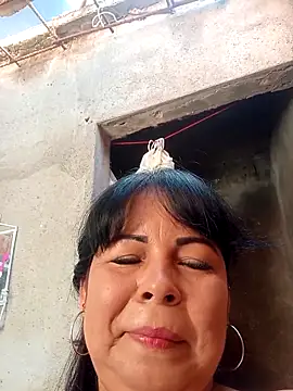 Snapshot of mother2-divorced chatting on November 17, 2025, 1:48 pm mother2-divorced online show from November 17, 2025, 1:48 pm