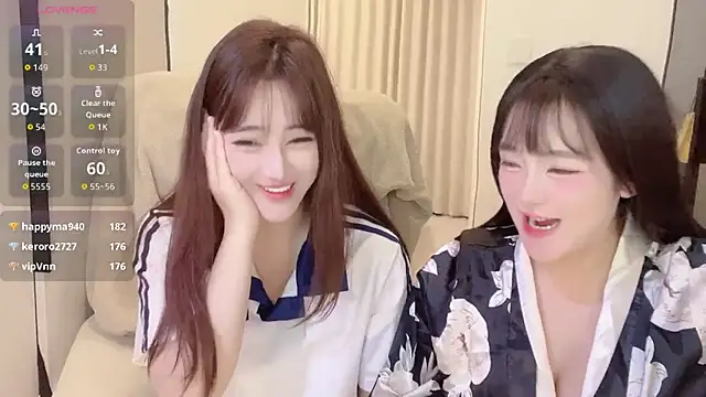 Snapshot of Follyise chatting on November 14, 2025, 10:52 am Follyise online show from November 14, 2025, 10:52 am