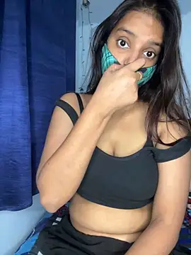 Snapshot of Cute_Marina chatting on November 4, 2025, 7:23 am Cute Marina online show from November 4, 2025, 7:23 am