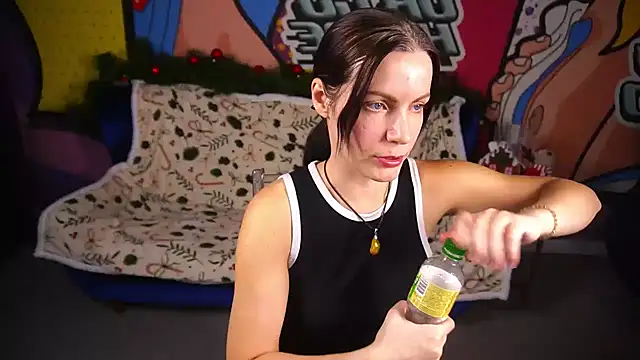 SofieMoons online show from December 20, 2025, 1:36 pm