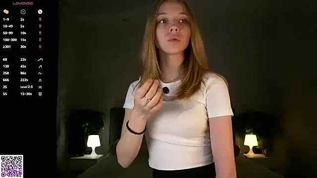 Snapshot of BarbaraViggiani chatting on November 5, 2025, 5:05 pm BarbaraViggiani online show from November 5, 2025, 5:05 pm