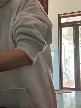 Snapshot of Emily-y chatting on December 14, 2025, 3:24 am Emily-y online show from December 14, 2025, 3:24 am