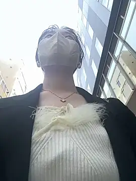 karenchaaan online show from April 19, 2026, 6:36 am