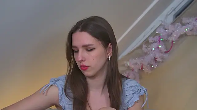 Snapshot of AliceAtkins chatting on January 15, 2026, 6:28 am AliceAtkins online show from January 15, 2026, 6:28 am