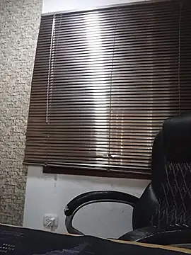 Snapshot of lili_hiugs chatting on October 26, 2025, 4:24 am lili hiugs online show from October 26, 2025, 4:24 am