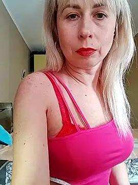 Snapshot of SelinaLovqx chatting on October 26, 2025, 10:26 am SelinaLovqx online show from October 26, 2025, 10:26 am