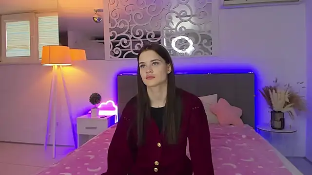 Snapshot of LuisaClover chatting on January 15, 2026, 1:14 pm LuisaClover online show from January 15, 2026, 1:14 pm