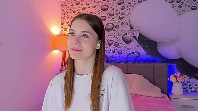 LuisaClover online show from May 31, 2026, 12:44 pm