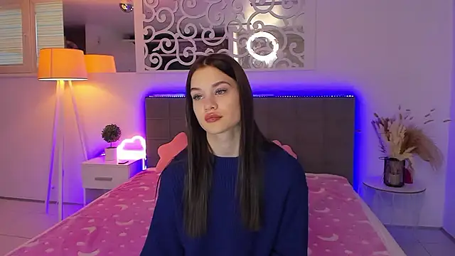 Snapshot of LuisaClover chatting on January 10, 2026, 1:06 pm LuisaClover online show from January 10, 2026, 1:06 pm