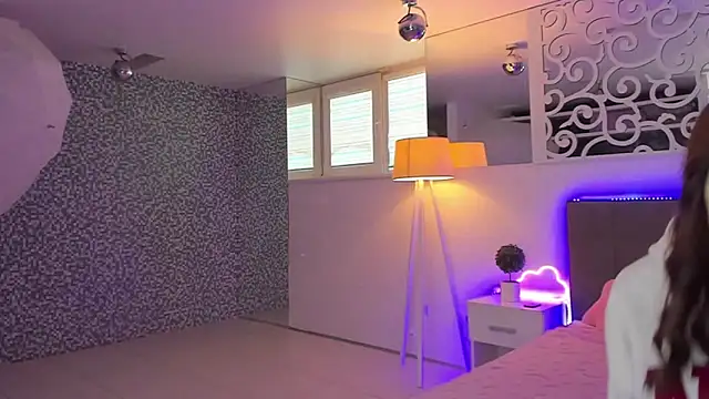 Snapshot of LuisaClover chatting on January 17, 2026, 1:04 pm LuisaClover online show from January 17, 2026, 1:04 pm