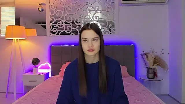 Snapshot of LuisaClover chatting on January 13, 2026, 1:15 pm LuisaClover online show from January 13, 2026, 1:15 pm