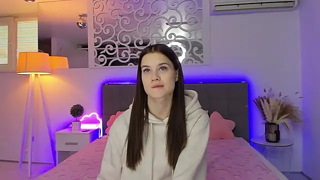 Snapshot of LuisaClover chatting on January 18, 2026, 1:14 pm LuisaClover online show from January 18, 2026, 1:14 pm