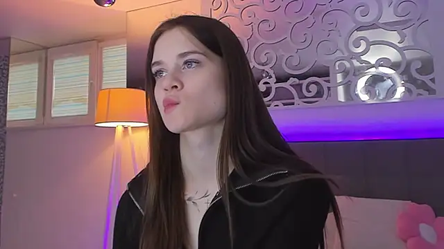 Snapshot of LuisaClover chatting on February 26, 2026, 1:22 pm LuisaClover online show from February 26, 2026, 1:22 pm