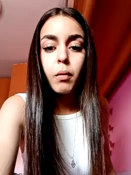 cotoncandyy online show from December 3, 2025, 3:44 pm