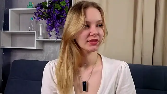 ElissaGlod online show from February 28, 2026, 11:21 am