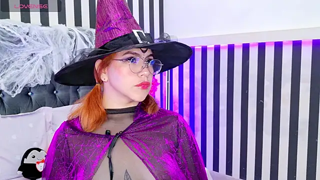 Snapshot of sussiestrawberry chatting on October 31, 2025, 10:23 am sussiestrawberry online show from October 31, 2025, 10:23 am