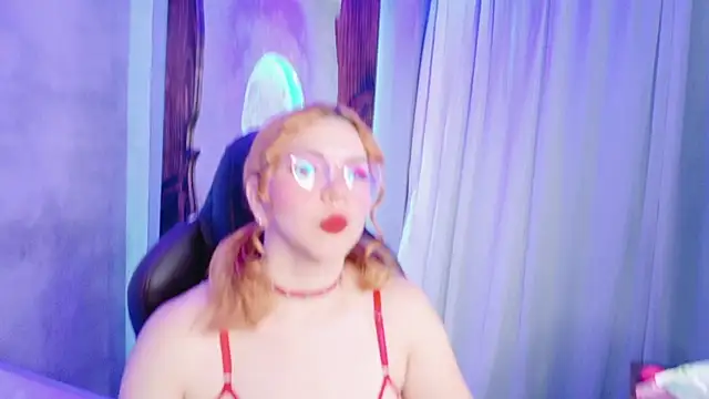 Snapshot of sussiestrawberry chatting on November 27, 2025, 10:16 am sussiestrawberry online show from November 27, 2025, 10:16 am