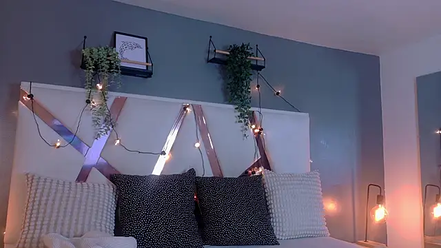 SeleneGibson   online show from February 2, 2026, 7:35 pm